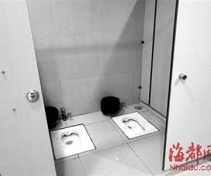 福建莆田火车站男厕出现“情侣坑”
