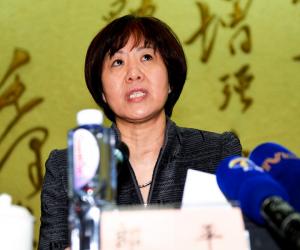 郎平执掌女排年薪曝光 数字令人惊讶