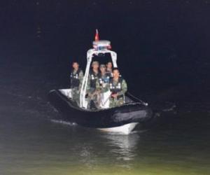 福建一村民踏浪泡澡被潮水卷走 深夜漂流4小时获救