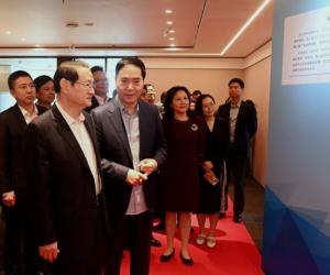 易炼红在印度尼西亚泰国看望慰问浙商代表