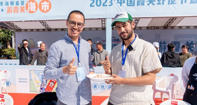 外国友人游浙江苍南丨玩转千帆之港 打卡浪漫霞关 