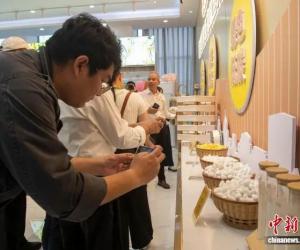 广西忻城打造出“桑—蚕—茧—丝—绸”产业链