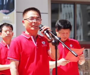 记温籍十堰外国语学校董事长张朝荣